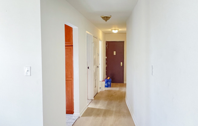 3 beds, 1 bath, $3,000, Unit 5