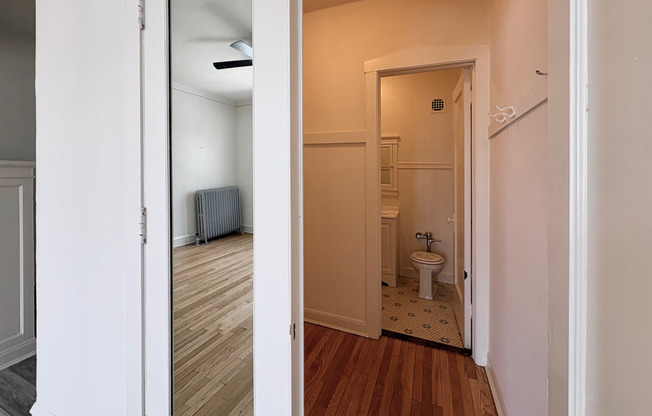 Dressing Area & Bathroom Access - 301
