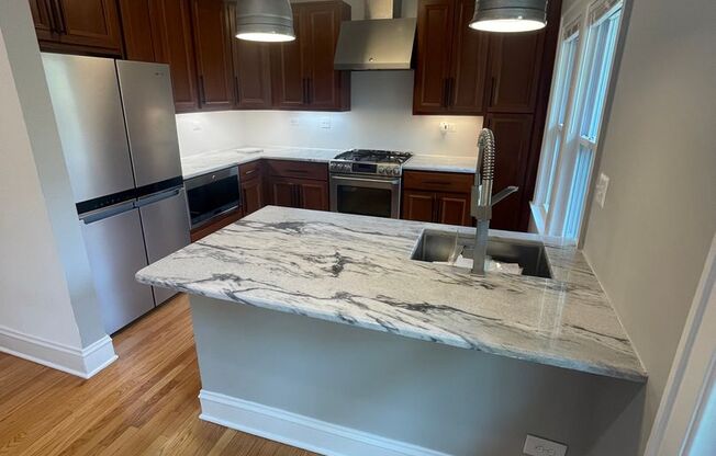3 beds, 1 bath, 2,000 sqft, $3,795, Unit 1123 - 2