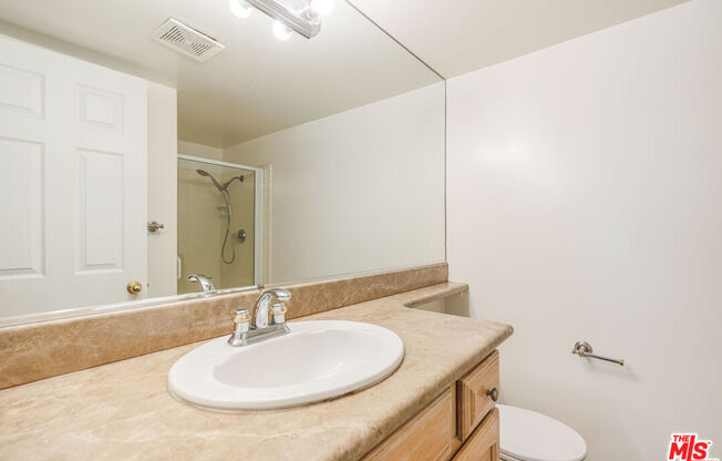 17241 PALISADES CIR