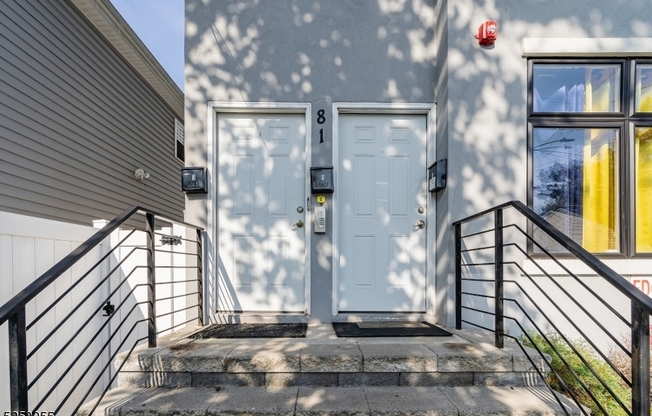 81 N MAIN ST