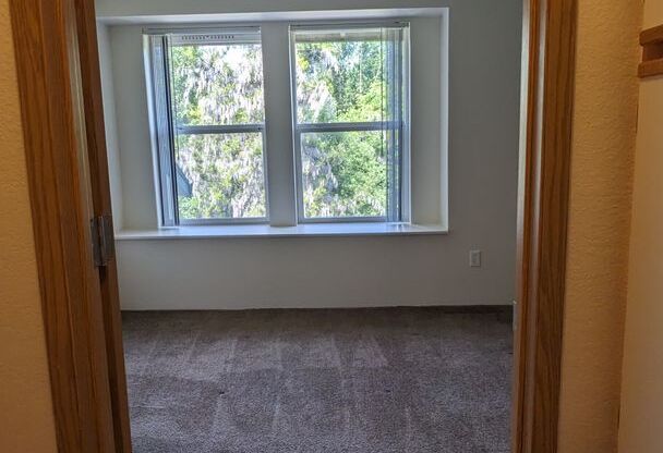 1 bed, 1 bath, 650 sqft, $1,225, Unit 4048
