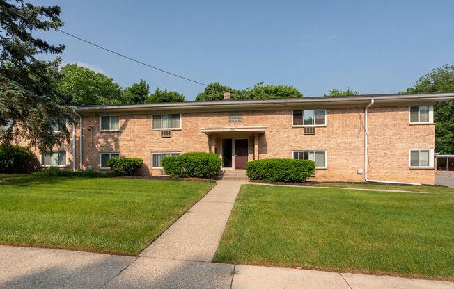 Apartment off 28th and Clyde Park Available