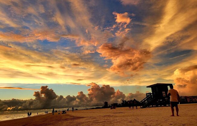 2 beds, 2 baths, $2,750, Unit # 1635