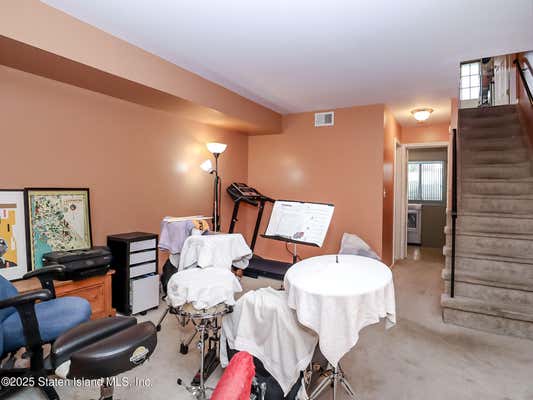 72 LYCEUM CT