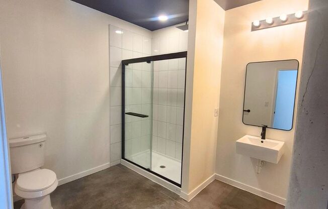 2 beds, 1 bath, 945 sqft, $1,595, Unit Apt. 101