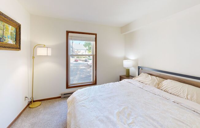 2 beds, 1 bath, 950 sqft, $2,200, Unit 7709CA