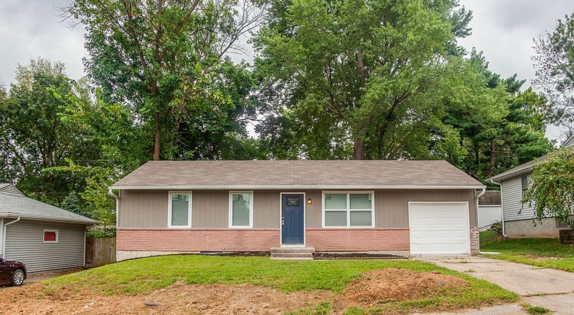 Beautiful Kansas City Home with LVP Flooring, Garage, and Pet-Friendly Comfort! $1495.00