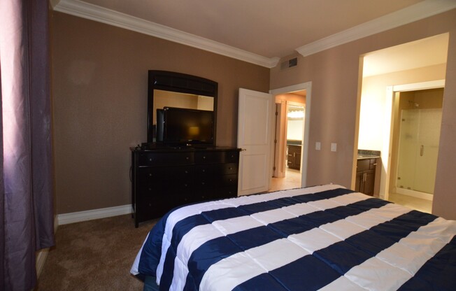 2 beds, 2 baths, $2,200, Unit # 137