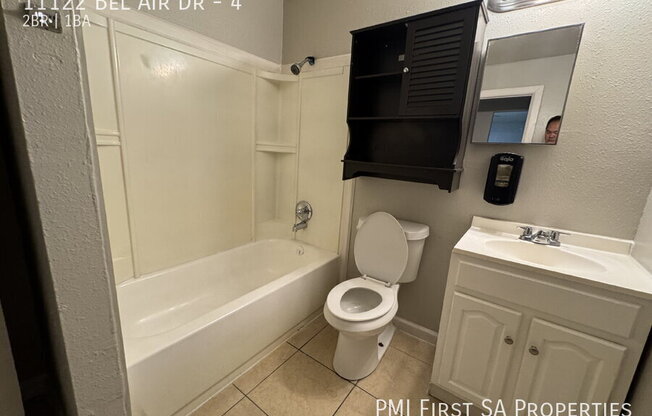 11122 BEL AIR DR