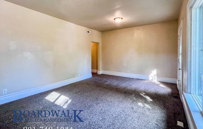 2 beds, 1 bath, 800 sqft, $1,100, Unit 218 W. 300 N. #4