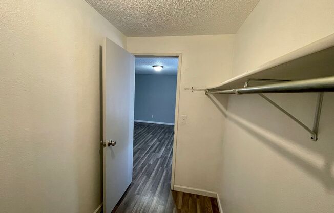 2 beds, 1 bath, 850 sqft, $1,075, Unit 201