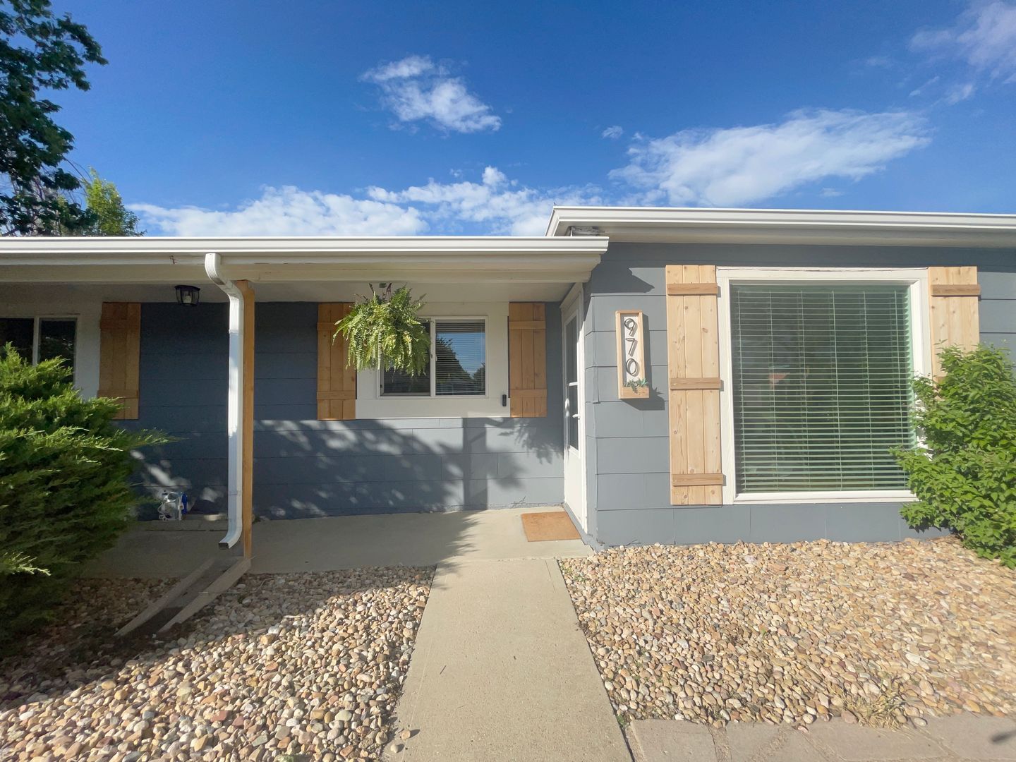 IMPROVED PRICE!!!!!!  Gorgeous 3 bedroom ranch in established neighborhood!