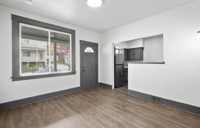 Newly renovated 2 Bedroom home in McKees Rocks Available Now!