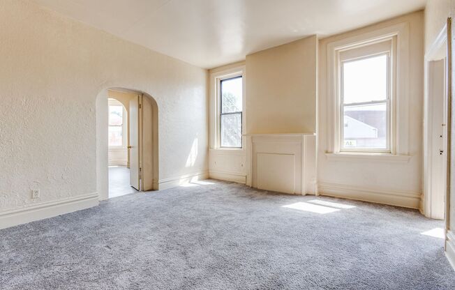 2 beds, 1 bath, $1,100, Unit Apt 2