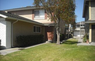 Lovely 2 bedroom Penthouse Condo with garage & pool