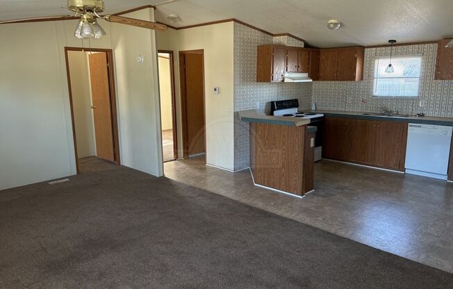 3 beds, 2 baths, $995