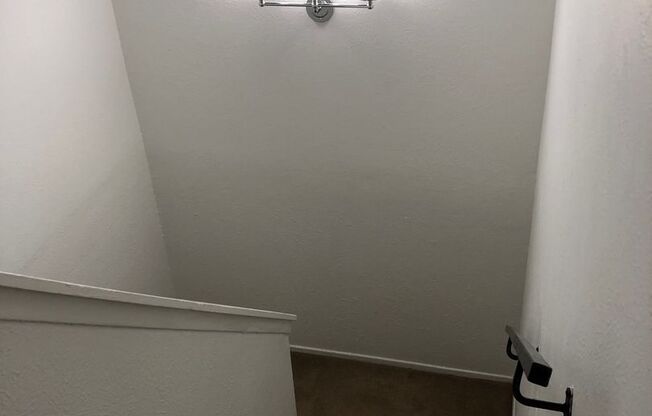 2 beds, 2 baths, $2,000, Unit # 204