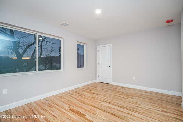 17 AULTMAN AVE