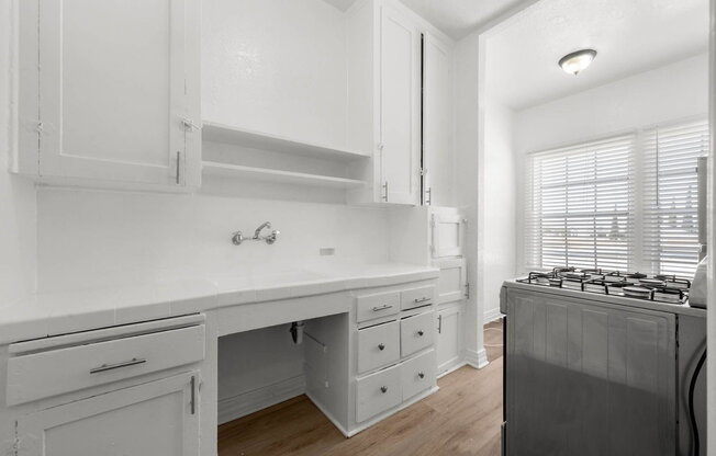 4144 W Adams Blvd