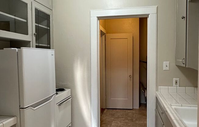 1 bed, 1 bath, $1,875, Unit 3935