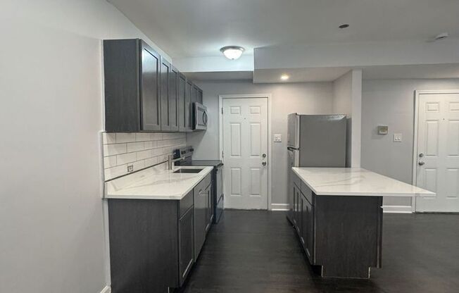 2 beds, 2 baths, $1,895, Unit 4511-1A