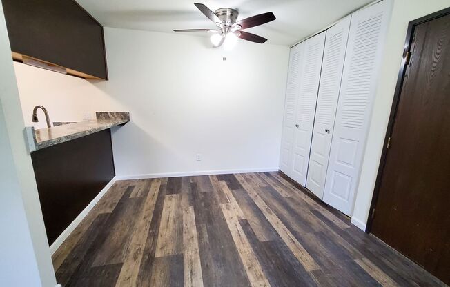 1 bed, 1 bath, 700 sqft, $1,169, Unit 2117-6