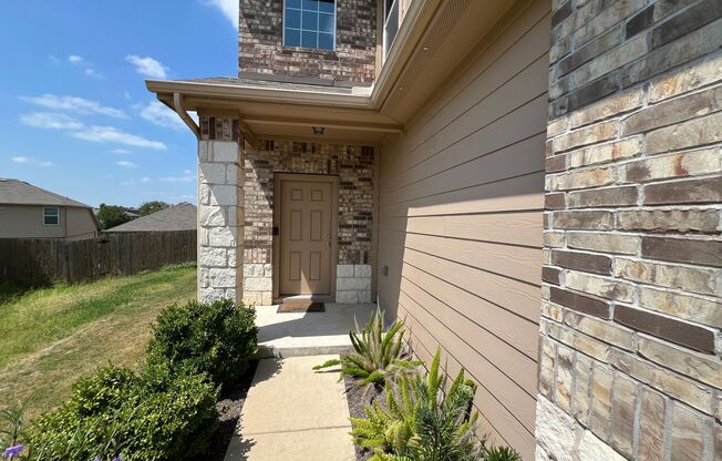 Perfect 3/2.5 - Tall Ceilings and in Immaculate Shape!  Solar Panels = Low Electric Bills