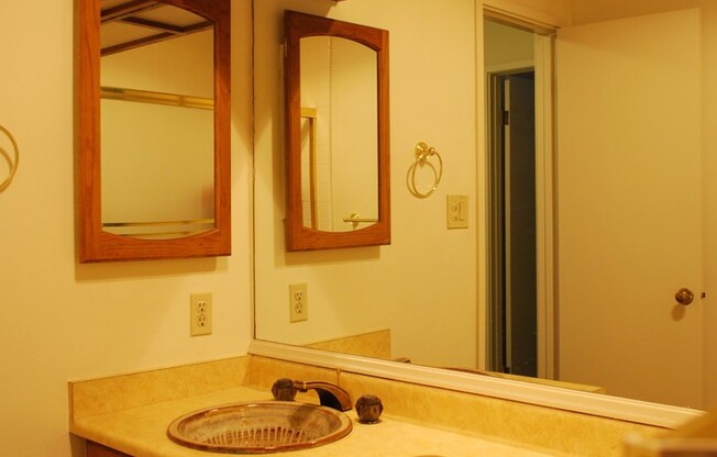 2 beds, 1 bath, $3,000, Unit Unit 133