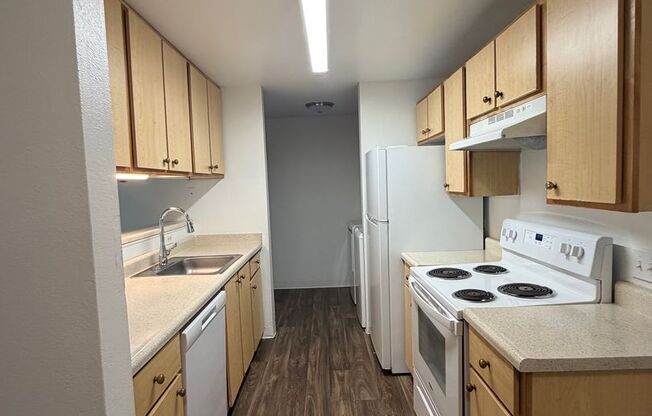 2 beds, 2 baths, $1,625, Unit 28