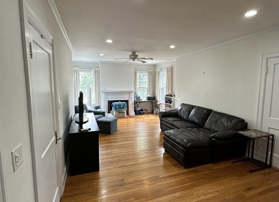 41 LINNAEAN ST