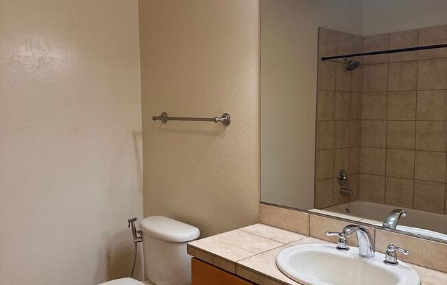 2 beds, 2 baths, $2,400, Unit #1203