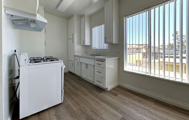 Roscoe Villa Apts
