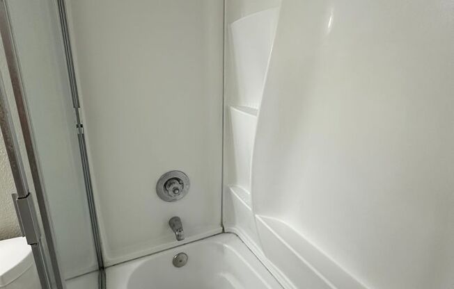 1 bed, 1 bath, $2,050, Unit 127D