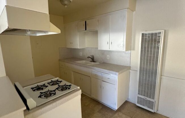 1 bed, 1 bath, 700 sqft, $1,750, Unit 322-N