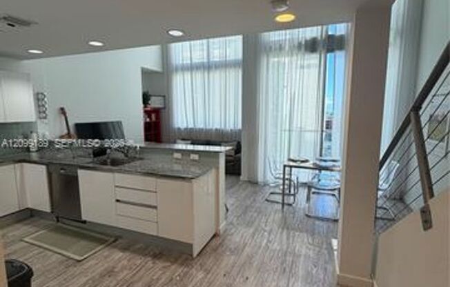 1 bed, 2 baths, $3,600, Unit # 811