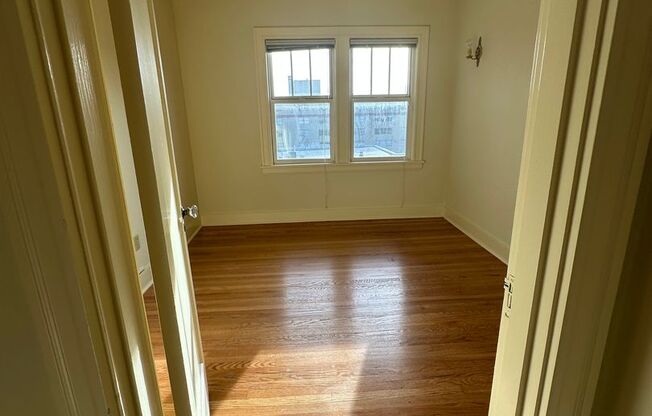 1 bed, 1 bath, 690 sqft, $1,645, Unit 210