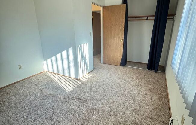 2 beds, 1 bath, 625 sqft, $725, Unit 8