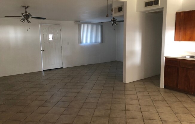 2 beds, 1 bath, $1,295