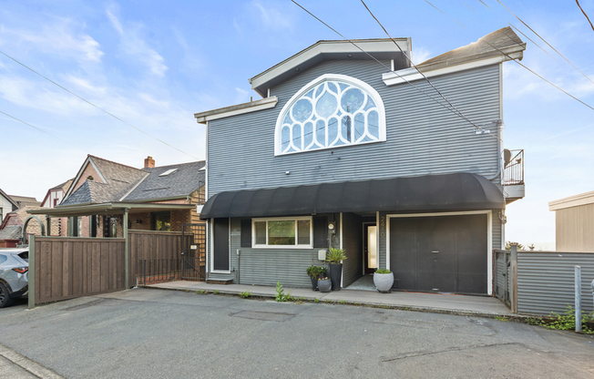 2410 37 AVE SW
