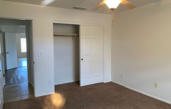 3 beds, 2 baths, $2,450, Unit Maricopa Ave