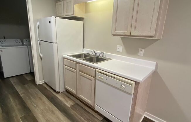 1 bed, 1 bath, 660 sqft, $600, Unit Unit # 71