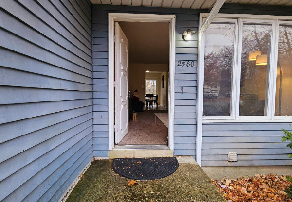 2580 32 ST SE