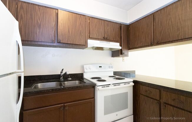 2 beds, 1 bath, 700 sqft, $950, Unit Unit 4