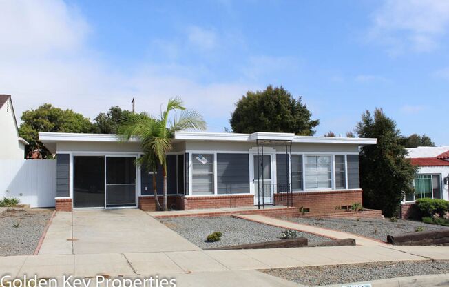 Single-level home close to the beach in Oceanside!