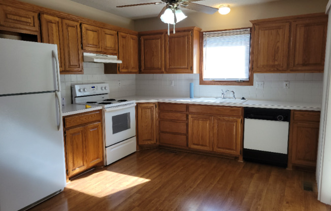 10603 W DOUGLAS