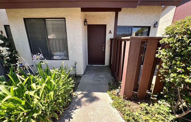 Cozy Lompoc Townhouse