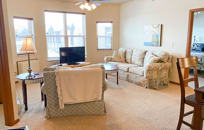 2 beds, 2 baths, 1,082 sqft, $1,325, Unit 1310-212
