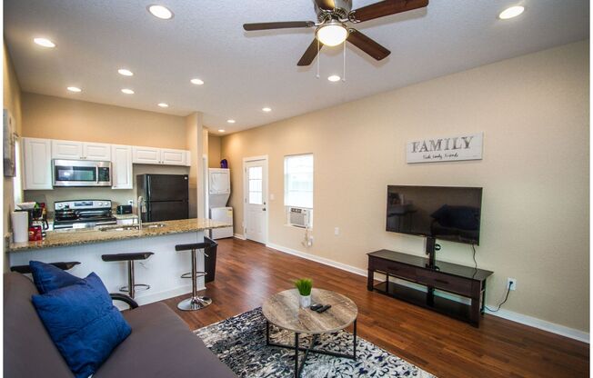 Renovated 1BR/1BA Downtown Home