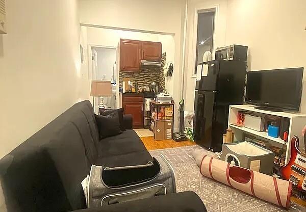 509 E 81 ST